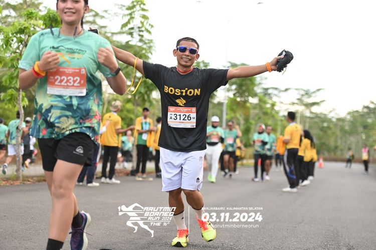 Race photo from Arutmin Borneo Run 2024