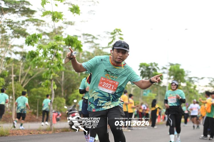 Race photo from Arutmin Borneo Run 2024
