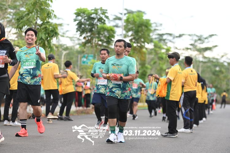 Race photo from Arutmin Borneo Run 2024