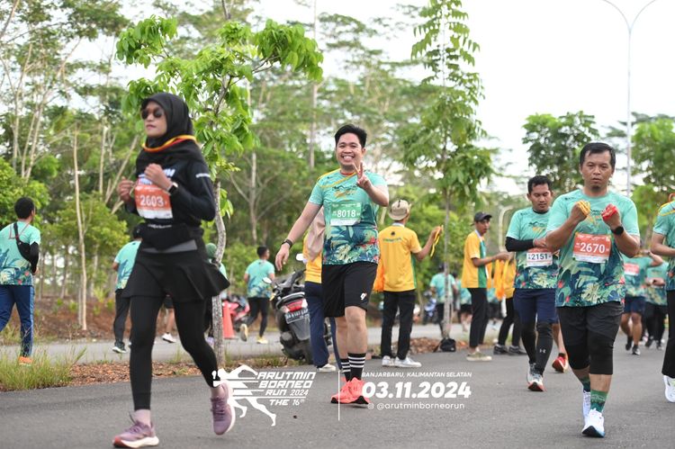Race photo from Arutmin Borneo Run 2024