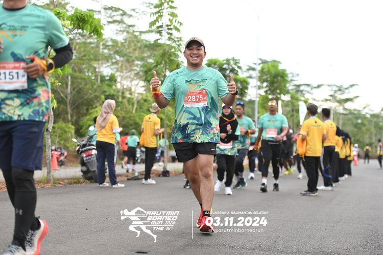 Race photo from Arutmin Borneo Run 2024