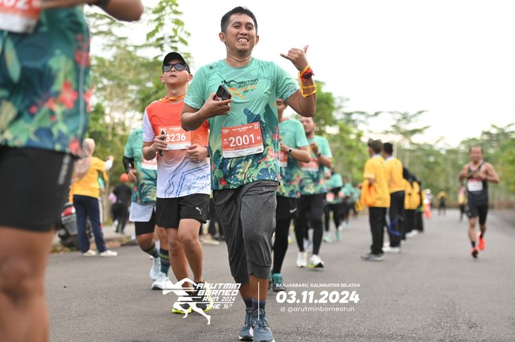 Race photo from Arutmin Borneo Run 2024