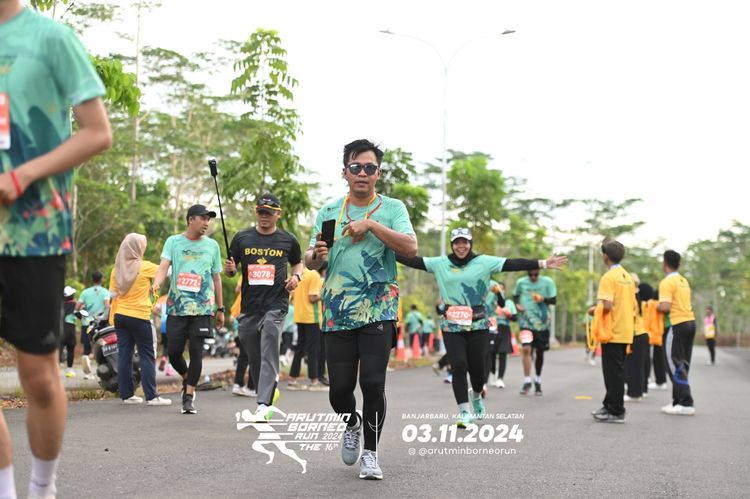 Race photo from Arutmin Borneo Run 2024