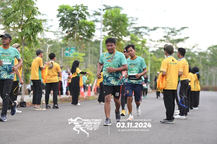 Race photo from Arutmin Borneo Run 2024