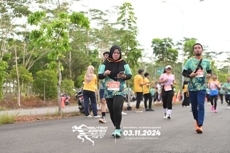 Race photo from Arutmin Borneo Run 2024