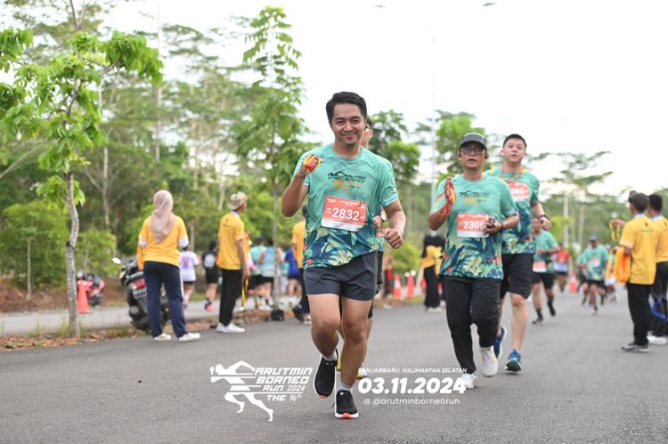 Race photo from Arutmin Borneo Run 2024