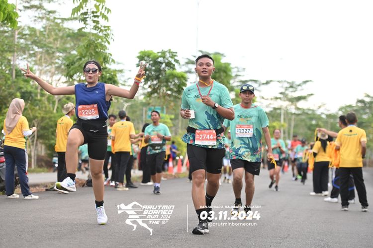 Race photo from Arutmin Borneo Run 2024