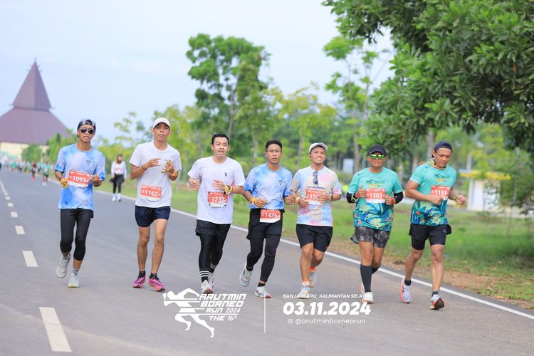 Race photo from Arutmin Borneo Run 2024