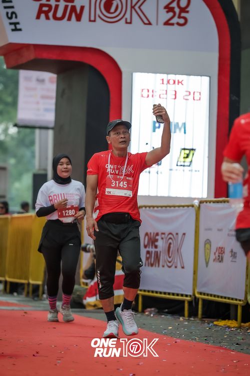 Race photo from ONE RUN 10K 2025