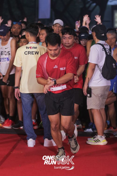 Race photo from ONE RUN 10 K