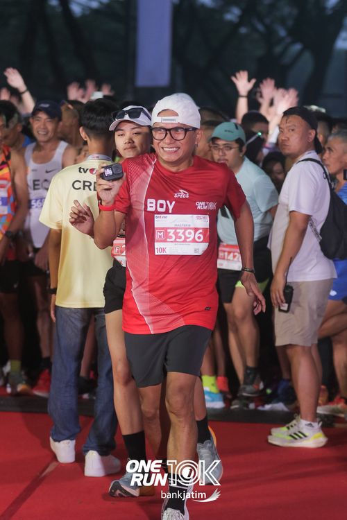 Race photo from ONE RUN 10 K