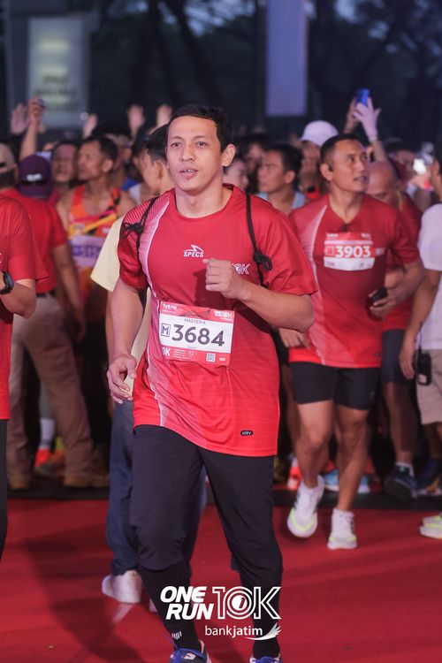 Race photo from ONE RUN 10 K