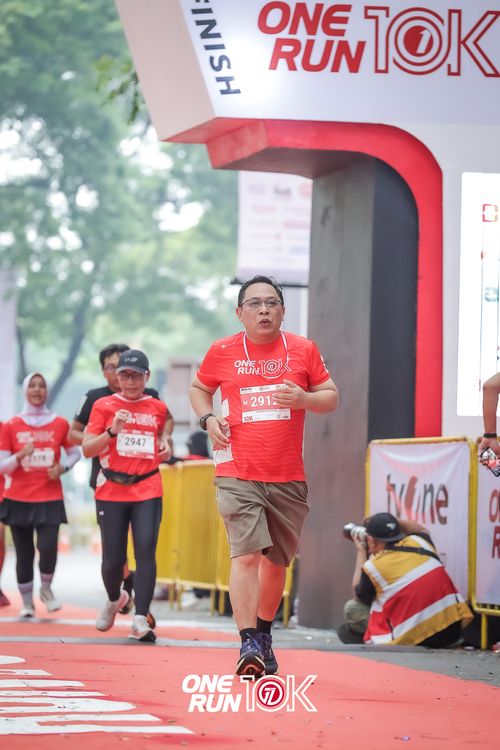 Race photo from ONE RUN 10K 2025