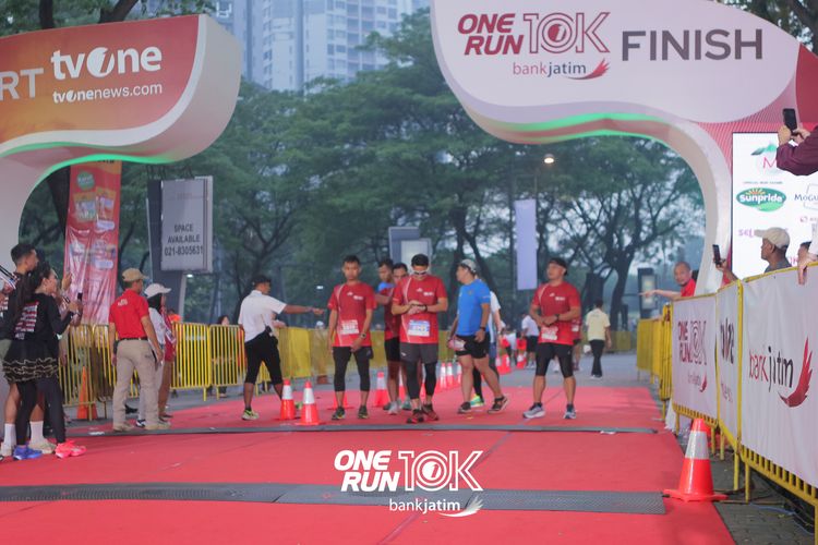 Race photo from ONE RUN 10 K