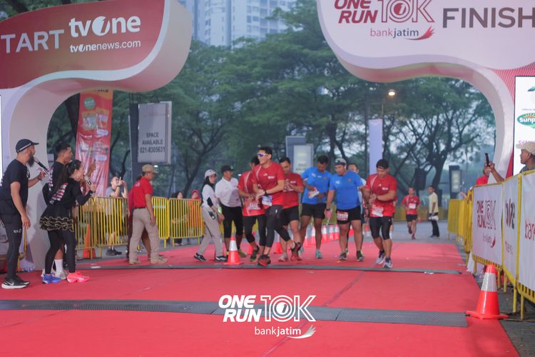 Race photo from ONE RUN 10 K