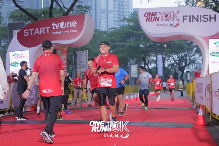 Race photo from ONE RUN 10 K