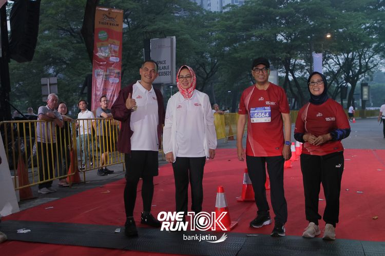 Race photo from ONE RUN 10 K
