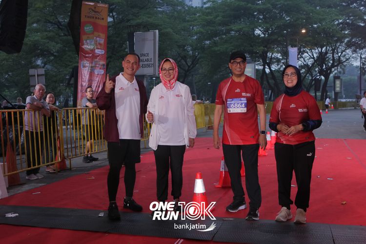 Race photo from ONE RUN 10 K