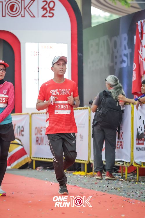Race photo from ONE RUN 10K 2025