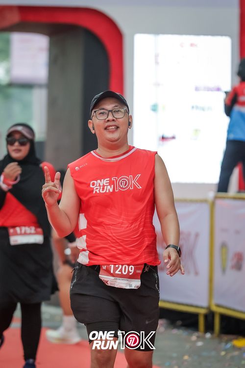 Race photo from ONE RUN 10K 2025
