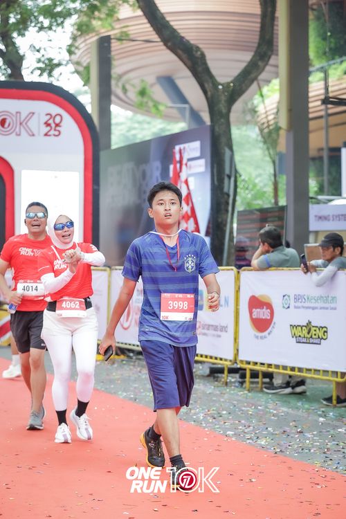 Race photo from ONE RUN 10K 2025