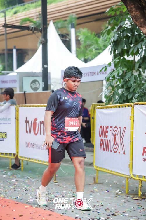 Race photo from ONE RUN 10K 2025