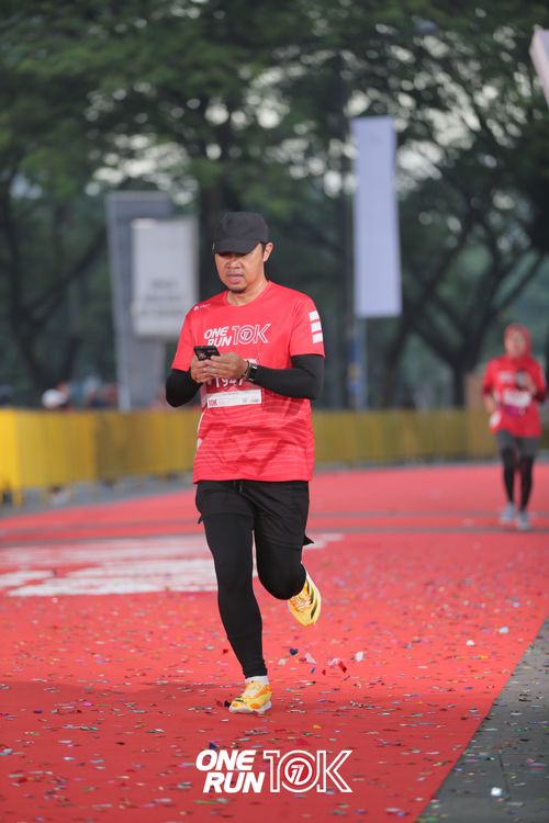 Race photo from ONE RUN 10K 2025