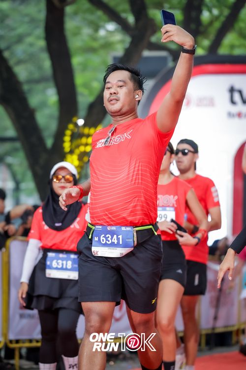 Race photo from ONE RUN 10K 2025