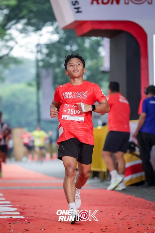 Race photo from ONE RUN 10K 2025