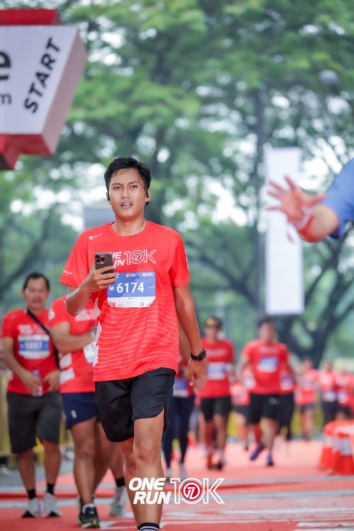 Race photo from ONE RUN 10K 2025