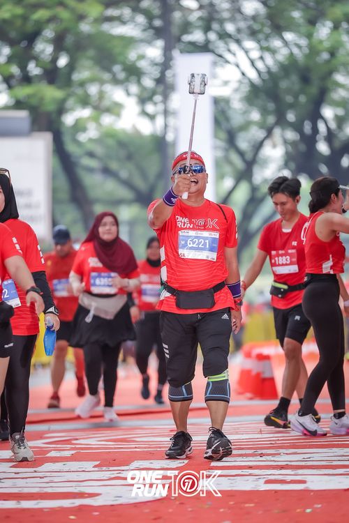 Race photo from ONE RUN 10K 2025