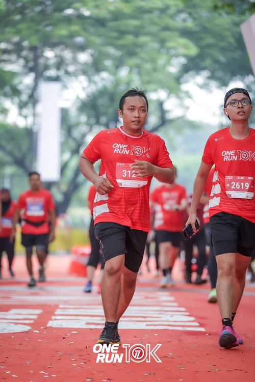 Race photo from ONE RUN 10K 2025