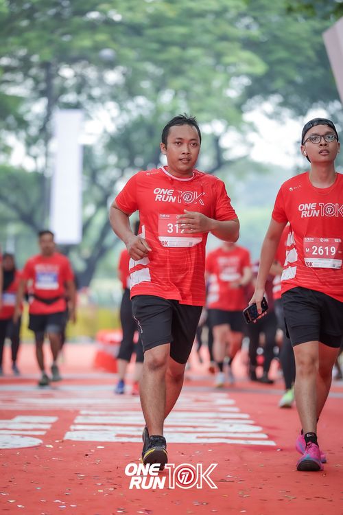 Race photo from ONE RUN 10K 2025