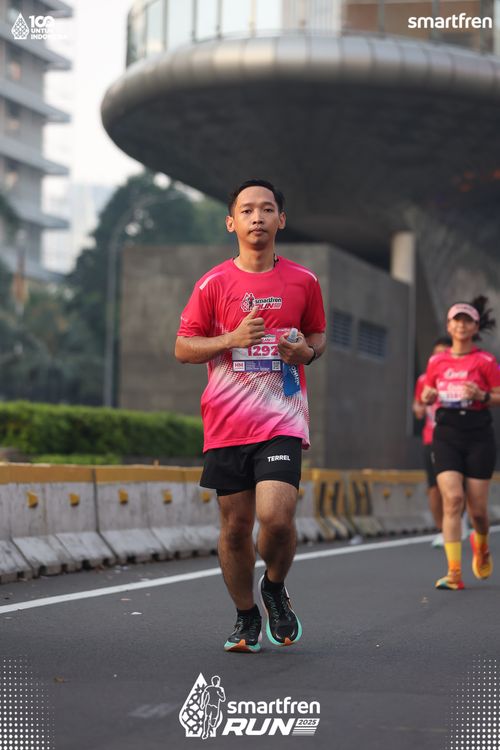 Race photo from Smartfren Run 2025 