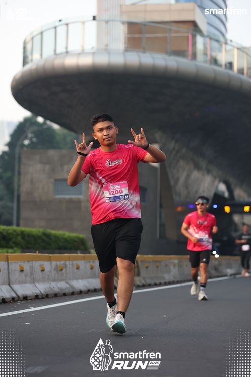 Race photo from Smartfren Run 2025 