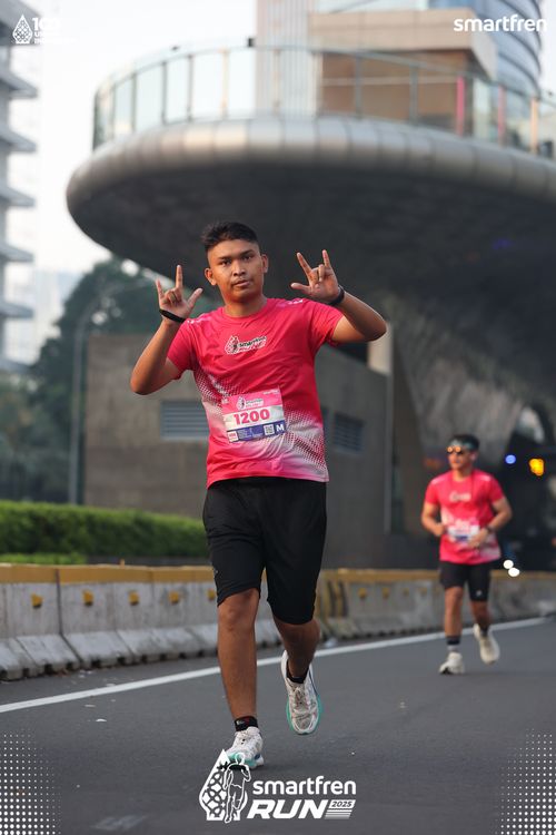 Race photo from Smartfren Run 2025 