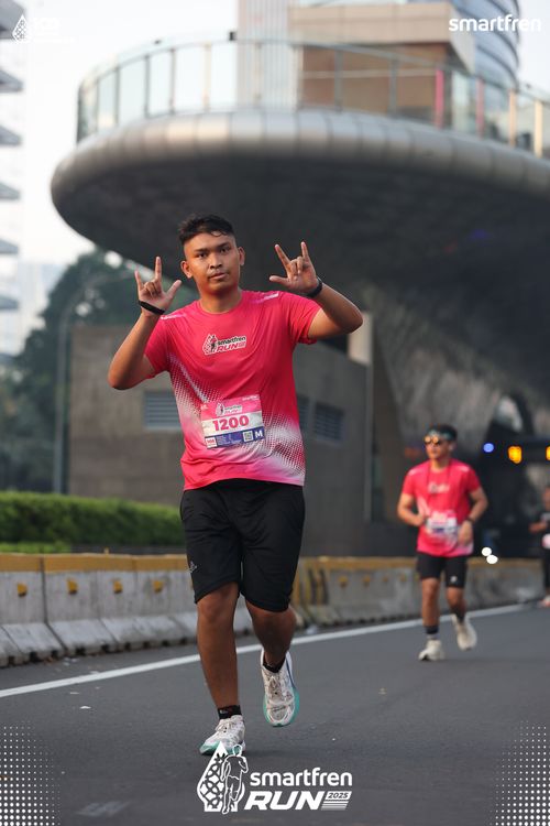 Race photo from Smartfren Run 2025 