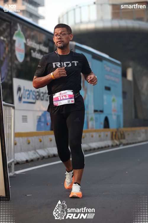 Race photo from Smartfren Run 2025 