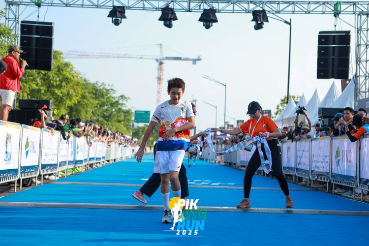 Race photo from PIK NITE RUN 2025