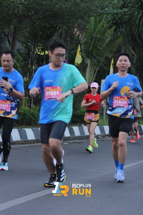 Race photo from Isoplus Run 2024 Surabaya