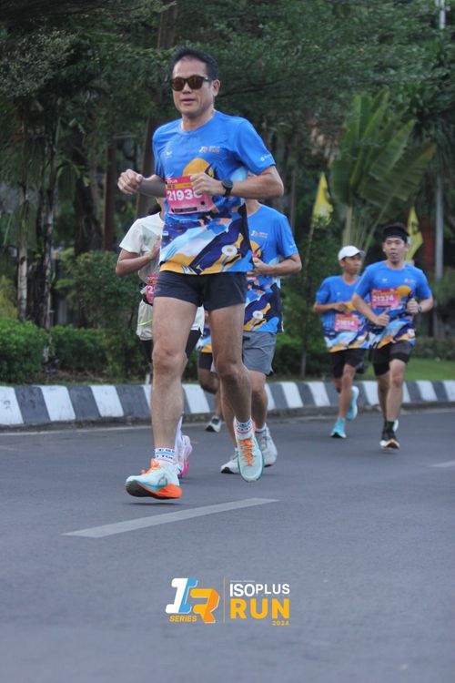 Race photo from Isoplus Run 2024 Surabaya