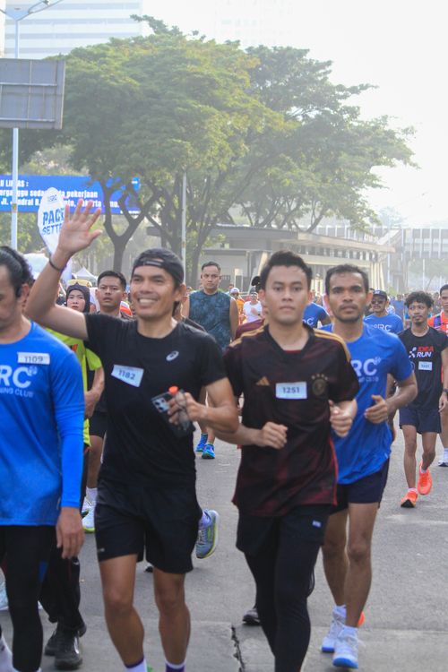 Race photo from NU SKIN RUNNING CLUB