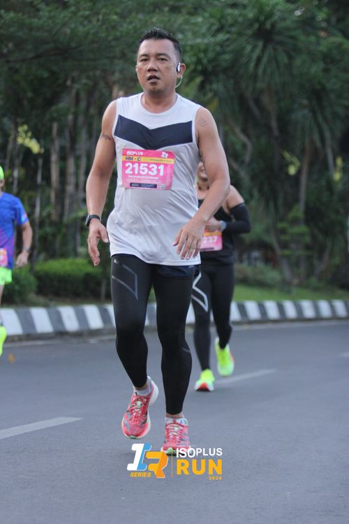 Race photo from Isoplus Run 2024 Surabaya