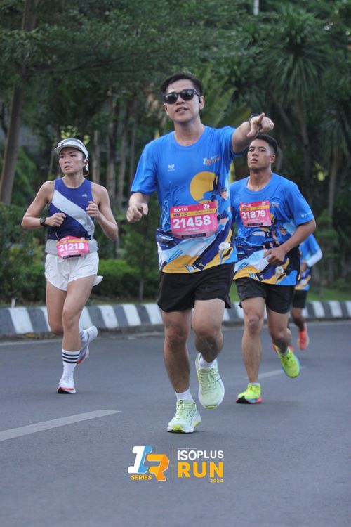 Race photo from Isoplus Run 2024 Surabaya