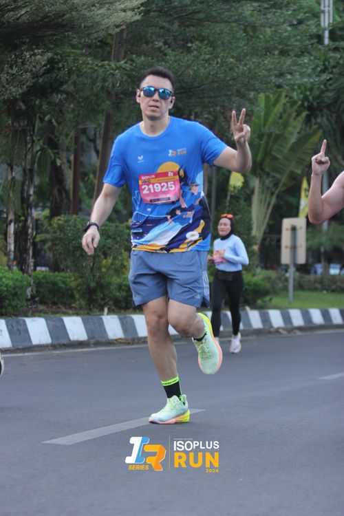 Race photo from Isoplus Run 2024 Surabaya