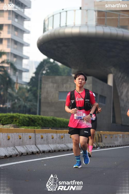 Race photo from Smartfren Run 2025 