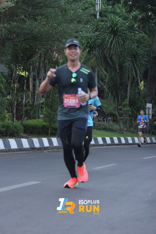 Race photo from Isoplus Run 2024 Surabaya