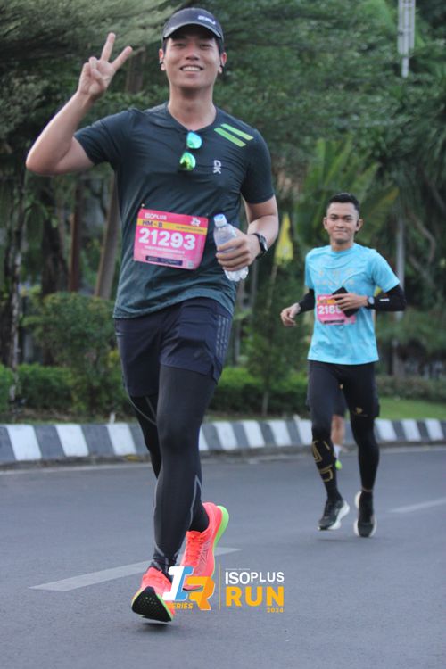 Race photo from Isoplus Run 2024 Surabaya