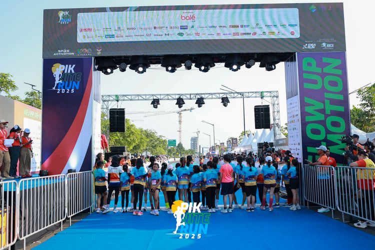 Race photo from PIK NITE RUN 2025
