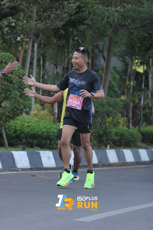 Race photo from Isoplus Run 2024 Surabaya